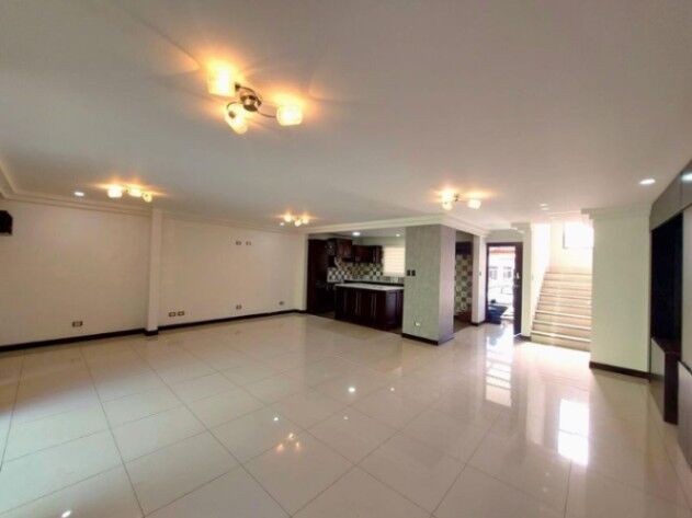 Venta de Casa en Ulloa, Heredia. en Ulloa, Heredia — $240,000