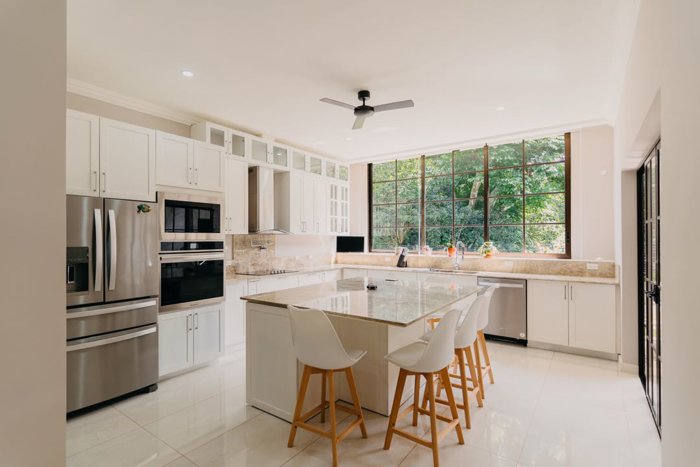 VENTA DE CASA EN CIUDAD COLON in Colón, Mora, San José — $875,000