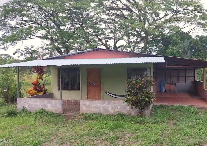 House For Sale In Jiménez De Pococí, Limón in Jiménez, Pococí, Limón — ₡ 19 000 000