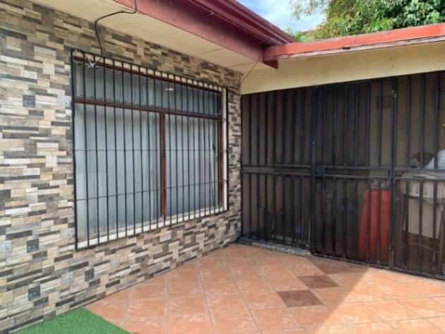 CASA EN VENTA EN SAN ANTONIO ESCAZÙ in San Antonio, Escazú, San José — ₡ 88 500 000