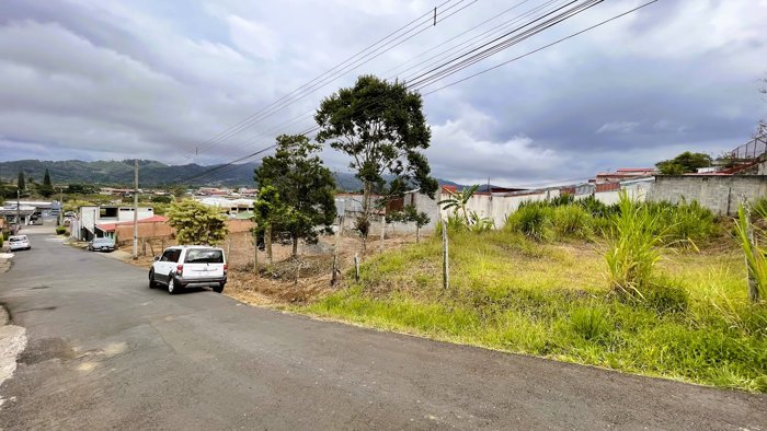 SE VENDE LOTE EN SAN RAMON, ALAJUELA in San Ramón, Alajuela — $66,000 - Photo 2 of 12