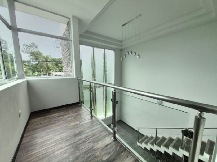 🏡 Casa moderna en venta en Suerre de Jiménez en Jiménez, Pococí, Limón — $290,000