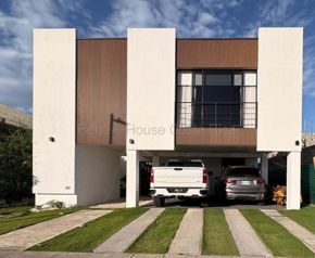 Venta de casa contemporánea de lujo en La Guácima #26-2257 GS