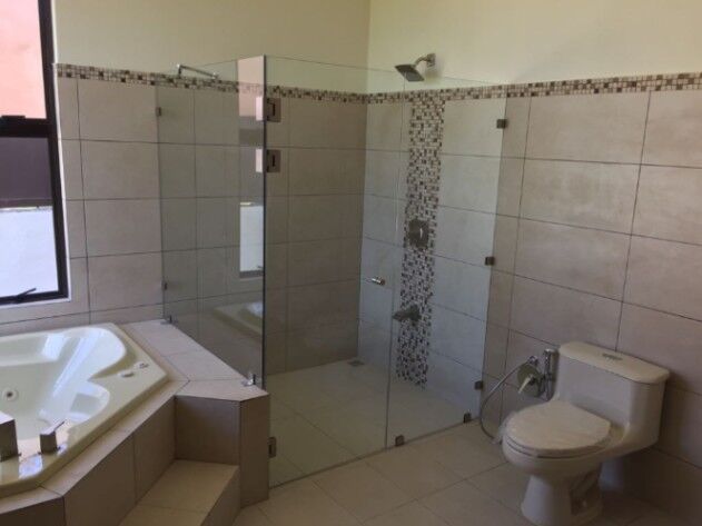 SE VENDE BELLÍSIMA RESIDENCIA NUEVA EN SAN ISIDRO DE HEREDIA.  en San Francisco, San Isidro, Heredia — $485,000