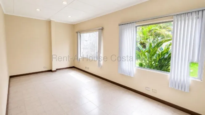 Venta de Lote + Bodega y Oficinas en Zapote-San José. RAH 27-134 en Zapote, San José — $1,200,000 - Foto 2 de 14