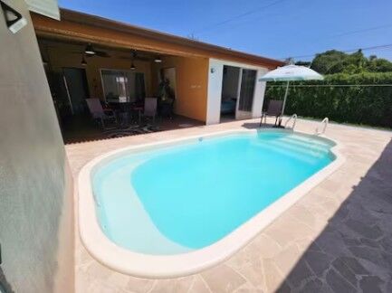 VENTA CASA CON PISCINA PRIVADA ⭐ SuperAnfitrión Airbnb | Venta RÁPIDA Playa Bejuco en Parrita, Puntarenas — $245,000