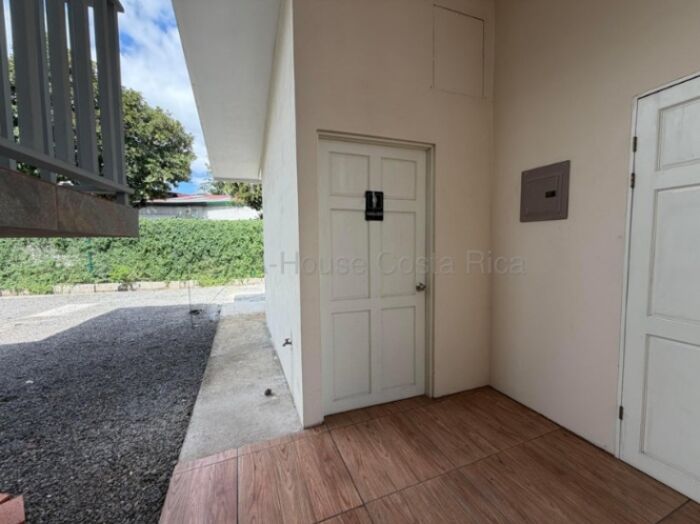 Alquiler de Local Comercial en Belén-San Antonio. RAH 26-1840 in San Antonio, Belén, Heredia — $1,400