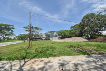 Terreno Esquinero de 1079m2 en Latitud Lindora in Pozos, Santa Ana, San José — $495,000 - Photo 3 of 17