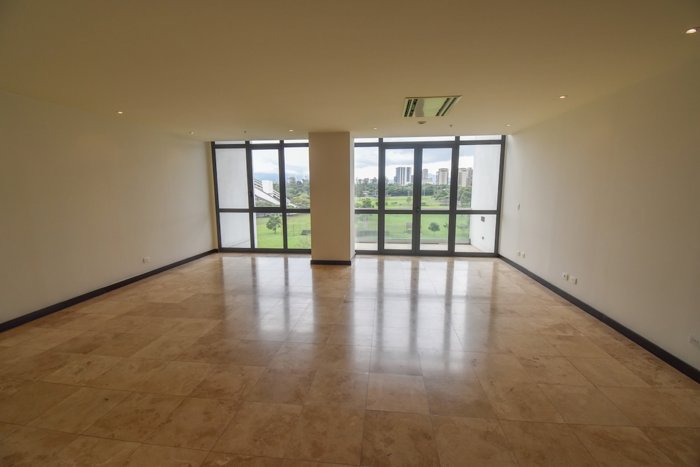 Apartamento de 4 Habitaciones en Metropolitan Tower en Mata Redonda, San José — $650,000