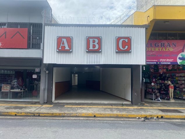 ALQUILER DE LOCAL COMERCIAL EN AVENIDA CENTRAL, SAN JOSÉ in Catedral, San José — $4,800 - Photo 2 of 12