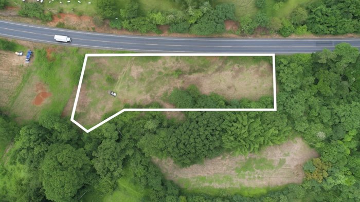 12,734m2 en la radial a la 27 lote de uso mixto a 650m2 del Centro en Atenas, Alajuela — $2,900,000