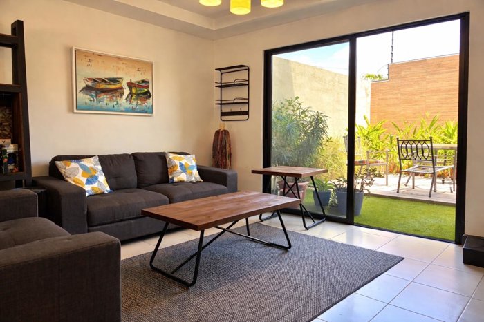 Venta de casa en Condominio Alta Vista – Ciudad Colón in Colón, Mora, San José — $185,000