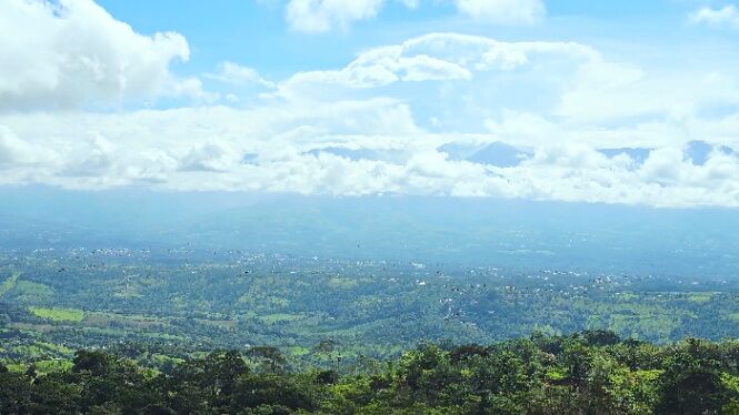 SE VENDE FINCA CON AGUA PROPIA Y VISTAS ESPECTACULARES DE INVERSION en San Isidro De El General, Pérez Zeledón, San José — $478,000