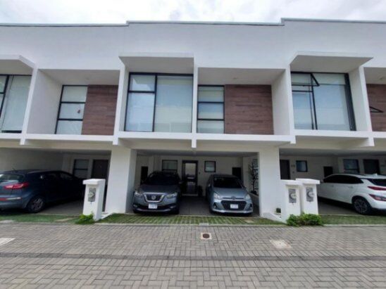 Se alquila espaciosa casa con terraza en San Antonio Escazú 26-13 in San Antonio, Escazú, San José — $1,400