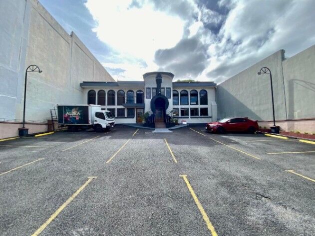 Centro comercial con 12 locales en zona exclusiva del oeste de San José #25-1838 GS en San Rafael, Escazú, San José — ₡ 1 750 000