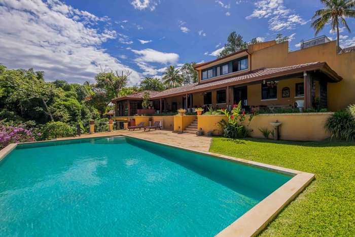 Villa de Lujo Estilo Italiano en las Montañas de Santa Ana in Santa Ana, San José — $650,000