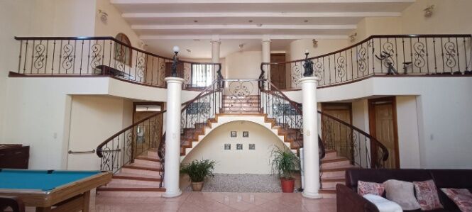 Dueño vendé Casa Grande.  en San Diego, La Unión, Cartago — $450,000