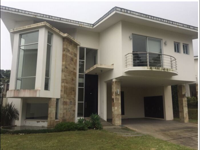 VENTA DE CASA, SAN JOSE, ESCAZU, CONDOMINIO ALTA PROVENZA en Escazú, San José — $880,000 - Foto 1 de 10