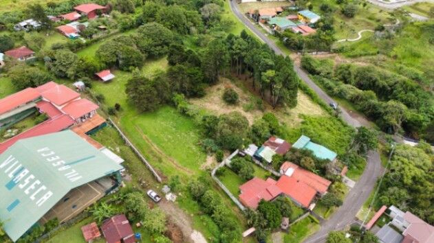 MLS-25-1376 LS VENTA LOTE SAN ISIDRO HEREDIA en San Isidro, Heredia — $1,000,000