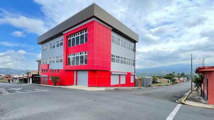Commercial Building For Rent In Grecia Costa Rica in Grecia, Alajuela — ₡ 8 000 000