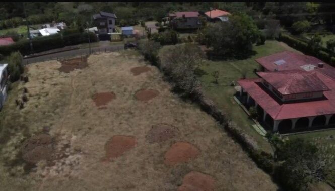 Venta de Estupendo Lote en San Isidro, Heredia / Mls. 24-1551 OFC JB en San Isidro, Heredia — $502,000