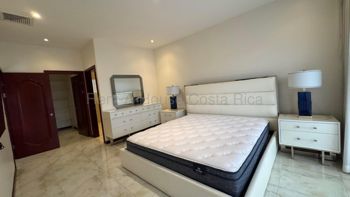 Alquiler de apartamento amoblado con piscina y gimnasio #27-32 GS en San Rafael, Escazú, San José — $2,500 - Foto 5 de 9