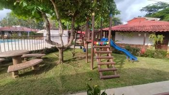 VILLA EN VENTA – CONDOMINIO DON ROBERTO (A puerta cerrada) A SOLO 700M DE LA PLAYA! 2 habitaciones en Jacó, Garabito, Puntarenas — 51 000 000 ₡ - Foto 4 de 11