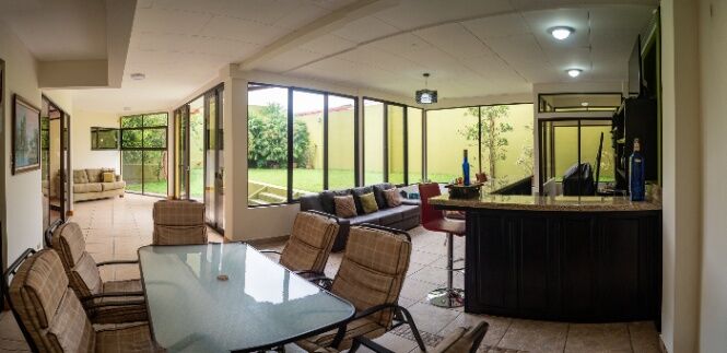 Venta de Casa en Residencial Sierras de la Unión en Tres Ríos, La Unión, Cartago — $435,000,000