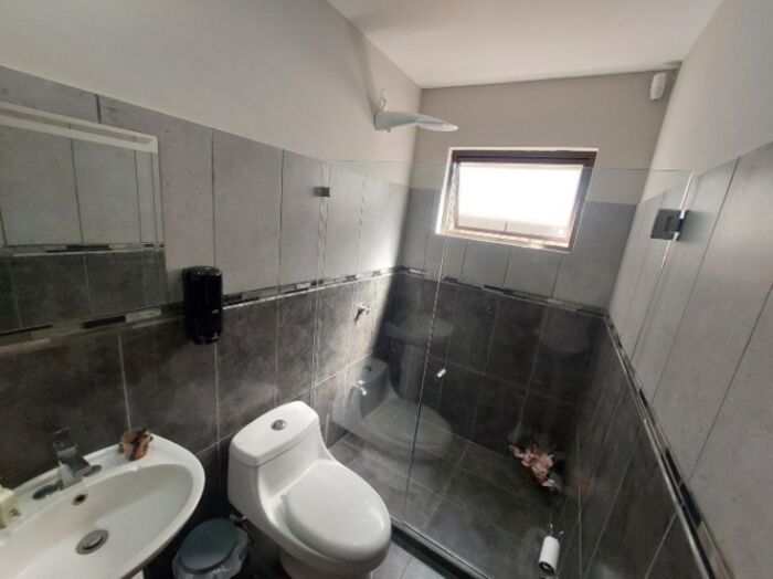 CASA EN VENTA, GUÁCIMA ALAJUELA,$320.000 Cod#25-16460 en Guácima, Alajuela — $320,000 - Foto 3 de 12