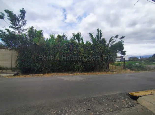 Venta terreno esquinero con alto potencial comercial y residencial #26-1771 GS in Desamparados, Alajuela — $320,000