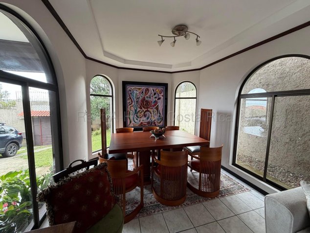 Alquiler de Casa de Lujo AMUEBLADA en San Isidro de Heredia. RAH 27-3 in San Isidro, Heredia — $1,800 - Photo 2 of 16