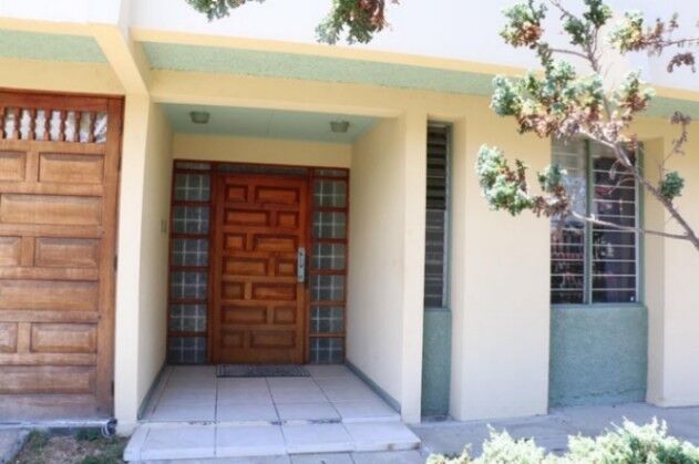 Se vende casa de 2 plantas con uso mixto en Mata Redonda San José 23-905 en Mata Redonda, San José — ₡ 550 000
