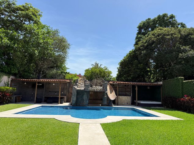 [Alquiler] Residencia de lujo en Ciudad Colón – Piscina en Colón, Mora, San José — $4,800 - Foto 3 de 6