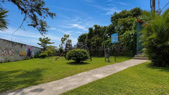 27-580 / Venta de bonito y comodo apartamento ubicado en Montes de Oca Sabanilla . en Sabanilla, Montes De Oca, San José — ₡ 55 000 000 - Foto 3 de 10