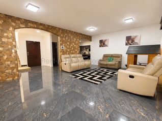 Casa de Lujo en Venta en Condominio Francosta | 3 Niveles y Jardín en San Pablo, Heredia — ₡ 165 000 000 - Foto 4 de 20