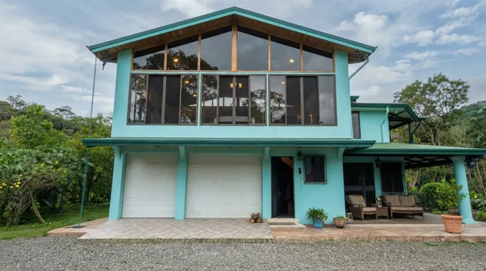 Finca Plana con 2 Casas en Venta Palomo Cartago 16.000 m² en Paraíso, Cartago — $550,000 - Foto 2 de 25