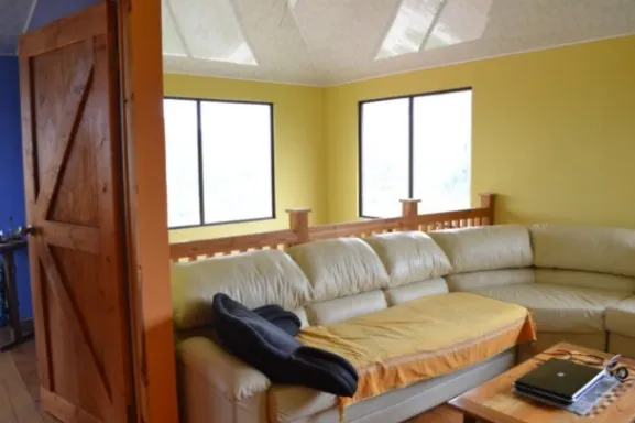 BELLÍSIMA PROPIEDAD CON 3 CASAS Y APARTAMENTO EN HEREDIA.  en San Isidro, Heredia — $600,000 - Foto 3 de 11