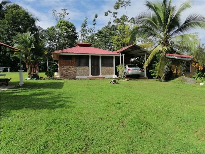 VENTA DE QUINTA CON CASA, LIMÓN, SIQUIRRES, LA FRANCIA in Siquirres, Limón — ₡ 35 000 000