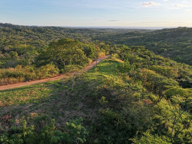 Lote con Vista al Mar en Venta en Altos de Paraíso, Playa Negra en Santa Cruz, Guanacaste — $99,000 - Foto 3 de 4