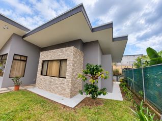 Modern house in Naranjo – fully furnished and move-in ready in San Juan, Naranjo, Alajuela — $900 - Photo 3 of 19
