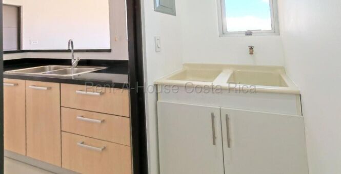 Venta de Apartamento en Condado del Parque, La Sabana-San José.  en Merced, San José — $175,000