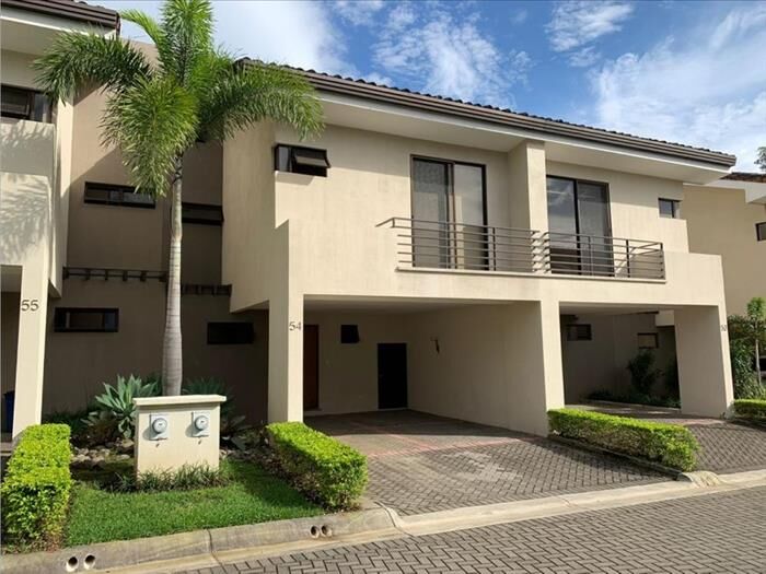 VENTA DE CASA, SANTA ANA, CONDOMINIO PARQUES DEL SOL in Santa Ana, San José — $270,000