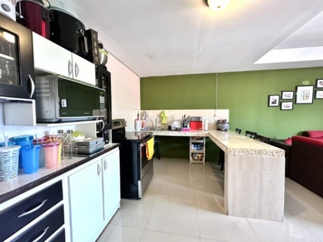VENDO CASA EN BRASIL DE SANTA ANA. en Brasil, Santa Ana, San José — ₡ 68 000 000