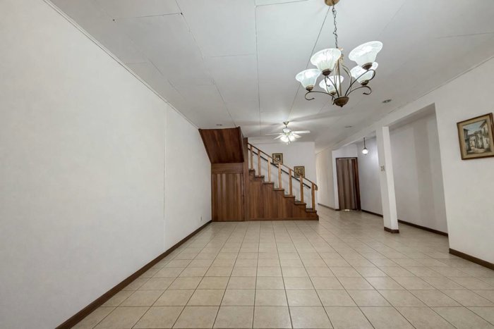Alquiler de propiedad comercial en el centro de Santa Ana in Santa Ana, San José — ₡ 1 000 000