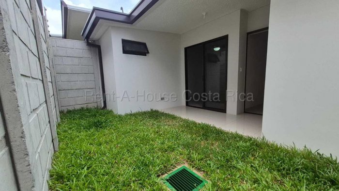 CASA EN ALQUILER EN SAN FRANCISCO DE HEREDIA en San Francisco, Heredia — $1,000