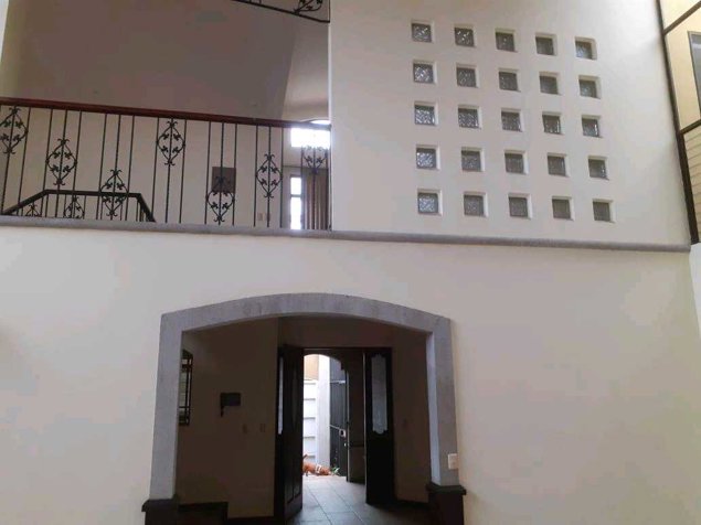 CASA MUY AMPLIA EN SANTO DOMINGO CENTRO, HEREDIA. en Santo Domingo, Heredia — $358,000