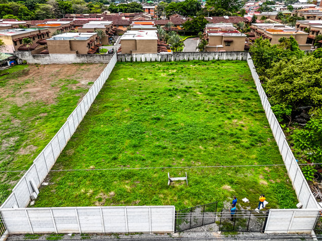 ¡Oportunidad Única! Lote de 2,138 m² en el Corazón de Santa Ana in Santa Ana, San José — $641,400