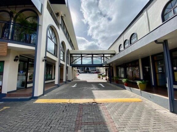 Venta de Edificio en San Rafael de Escazú. RAH 25-1838 en San Rafael, Escazú, San José — $1,500,000