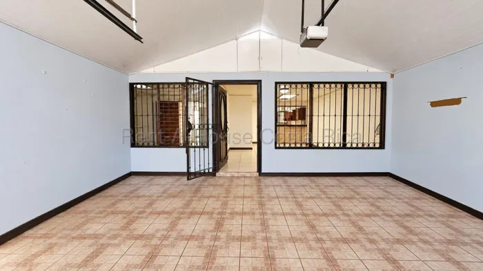 Casa de un Nivel en Venta en Omega, La Unión | 3 Habitaciones y Patio en San Diego, La Unión, Cartago — $179,000 - Foto 3 de 10