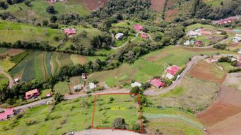 Espectacular Terreno con Vistas a la Montaña en Zarcero | 3000 m² - Foto 2 de 3